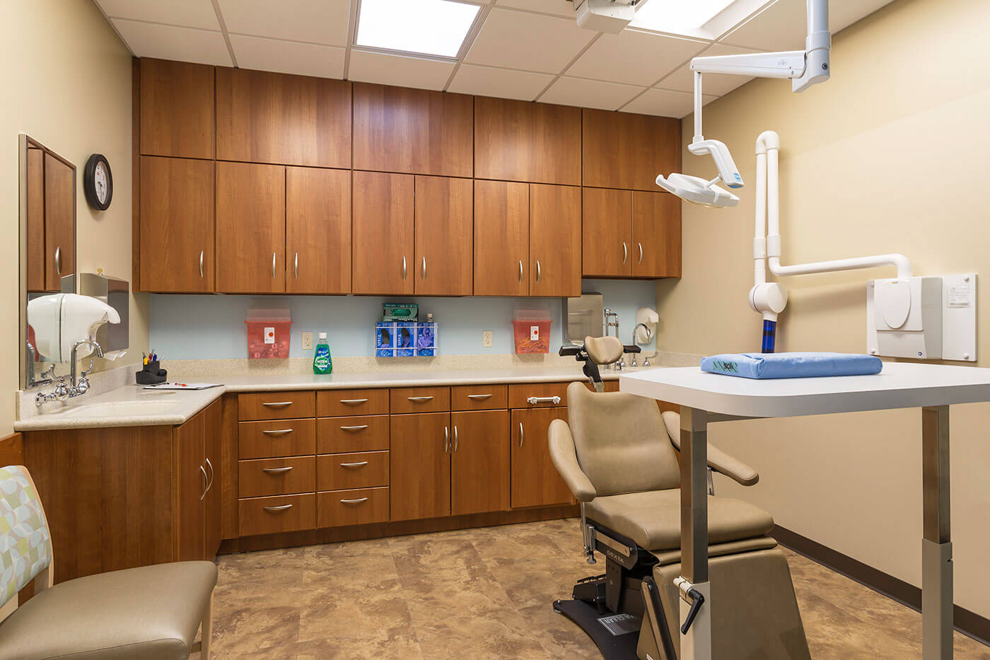 dentists exam room design by mohagen hansen